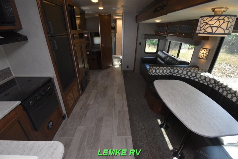 2019 Heartland Wilderness 2725BH   - Photo 2 - Rocklin, CA 95677