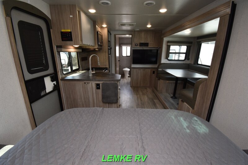 2022 Winnebago Minnie 2201MB   - Photo 19 - Rocklin, CA 95677