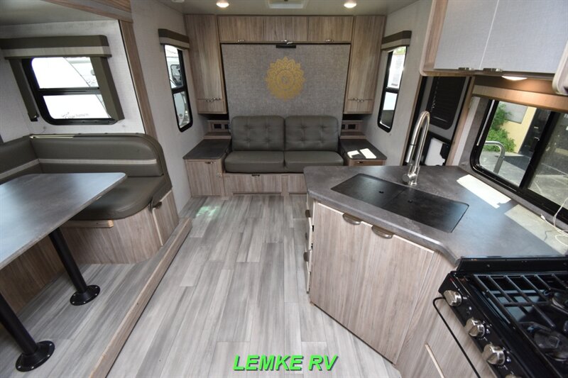 2022 Winnebago Minnie 2201MB   - Photo 5 - Rocklin, CA 95677