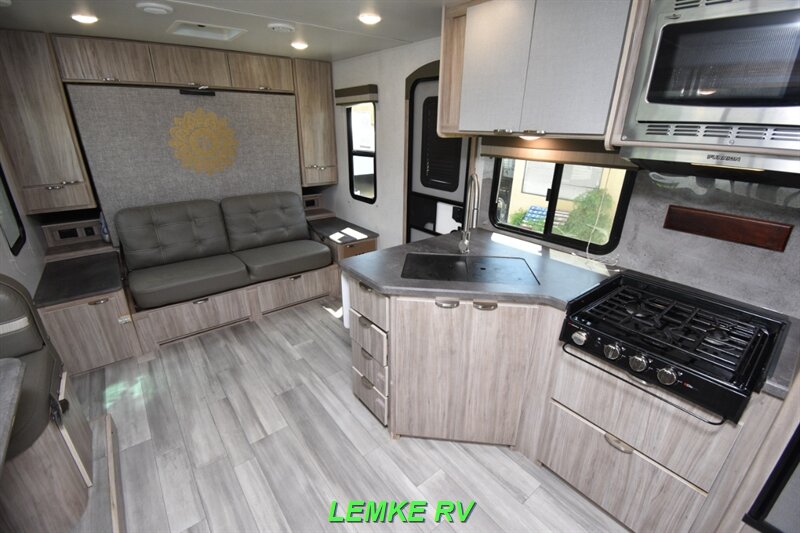 2022 Winnebago Minnie 2201MB   - Photo 14 - Rocklin, CA 95677