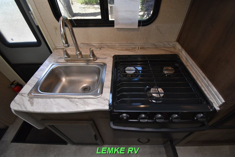 2019 Coachmen Freelander 21QB   - Photo 14 - Rocklin, CA 95677