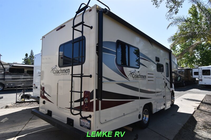 2019 Coachmen Freelander 21QB   - Photo 9 - Rocklin, CA 95677