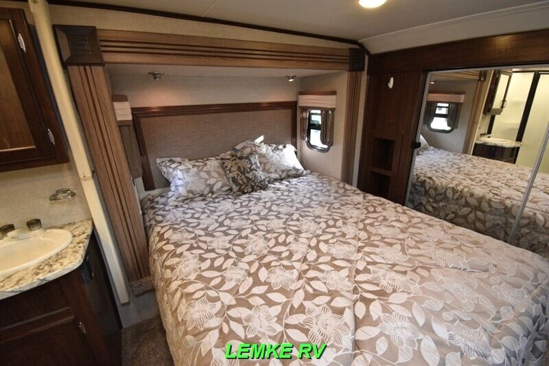 2017 Heartland Sundance XLT 267RL   - Photo 14 - Rocklin, CA 95677