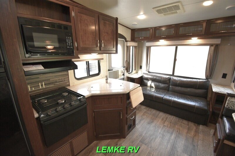 2017 Heartland Sundance XLT 267RL   - Photo 12 - Rocklin, CA 95677