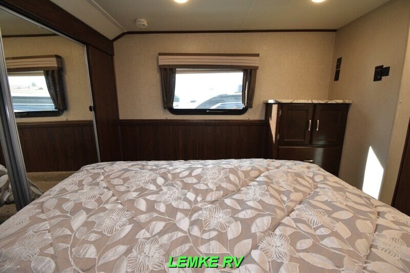 2017 Heartland Sundance XLT 267RL   - Photo 15 - Rocklin, CA 95677