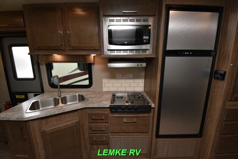 2018 Entegra Coach Odyssey 26D   - Photo 11 - Rocklin, CA 95677