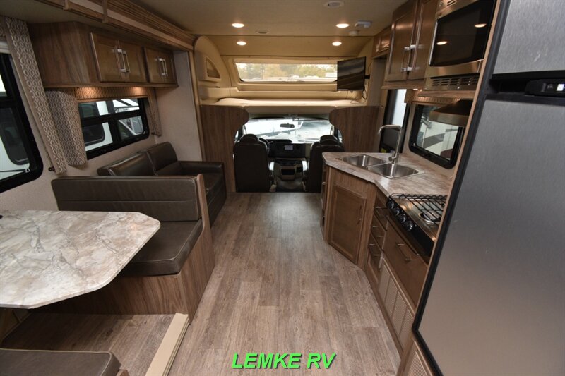 2018 Entegra Odyssey 26D   - Photo 5 - Rocklin, CA 95677