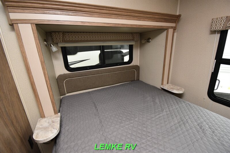 2018 Entegra Odyssey 26D   - Photo 19 - Rocklin, CA 95677
