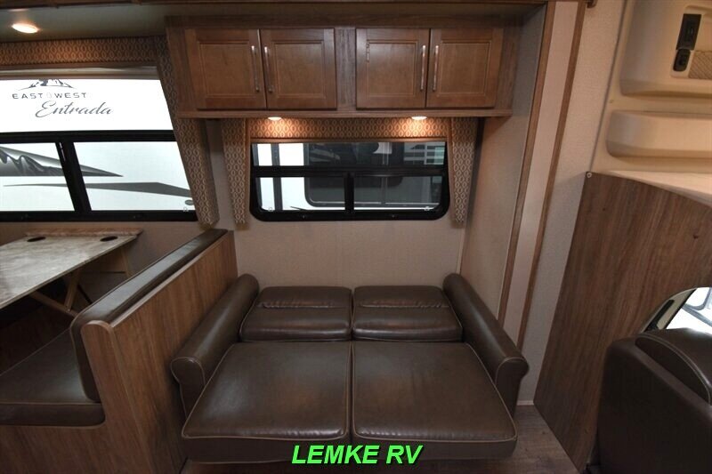 2018 Entegra Coach Odyssey 26D   - Photo 25 - Rocklin, CA 95677