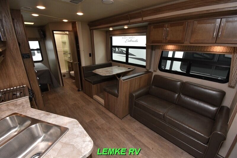 2018 Entegra Coach Odyssey 26D   - Photo 10 - Rocklin, CA 95677
