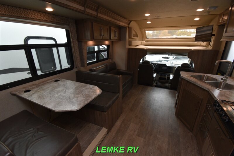 2018 Entegra Odyssey 26D   - Photo 18 - Rocklin, CA 95677