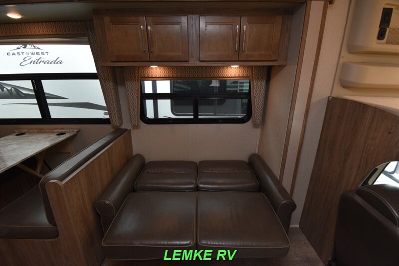 2018 Entegra Odyssey 26D   - Photo 27 - Rocklin, CA 95677