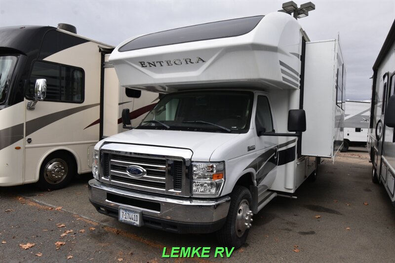 2018 Entegra Odyssey 26D   - Photo 6 - Rocklin, CA 95677