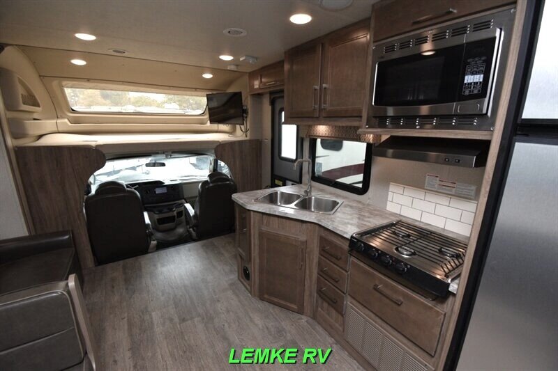 2018 Entegra Coach Odyssey 26D   - Photo 20 - Rocklin, CA 95677