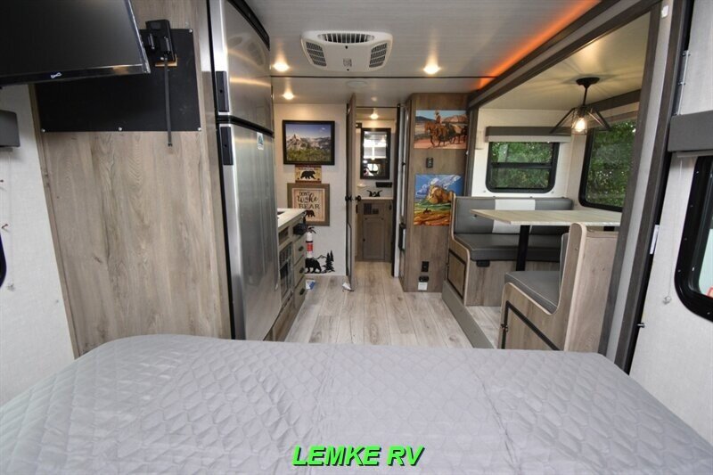 2022 Forest River Surveyor Legend 19RBLE   - Photo 19 - Rocklin, CA 95677