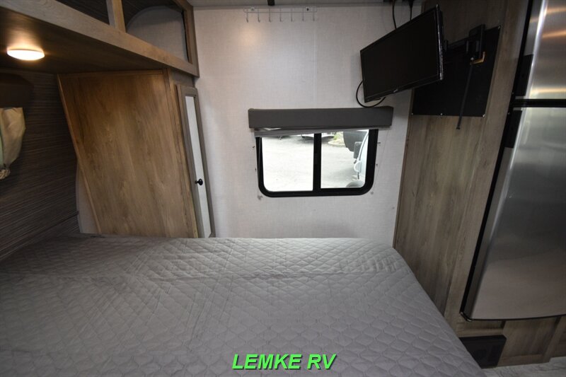 2022 Forest River Surveyor Legend 19RBLE   - Photo 18 - Rocklin, CA 95677