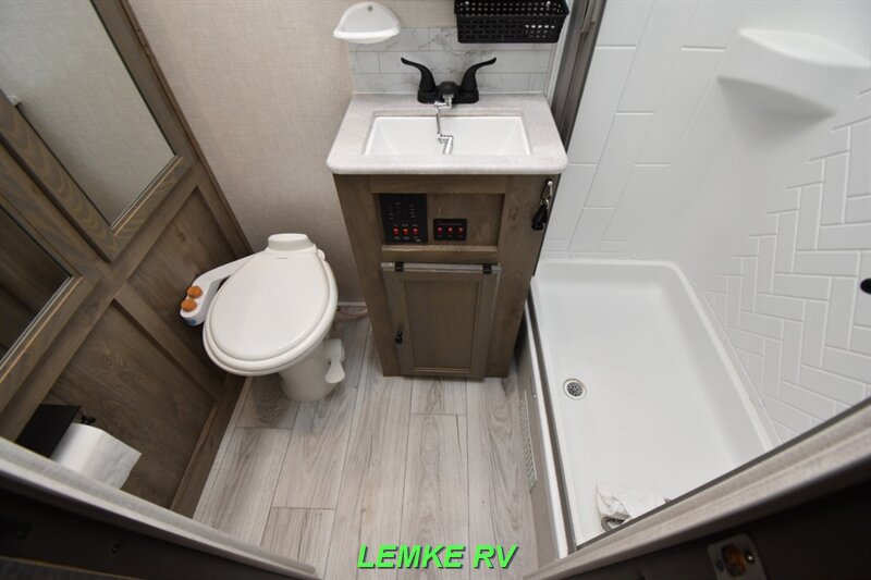 2022 Forest River Surveyor Legend 19RBLE   - Photo 15 - Rocklin, CA 95677