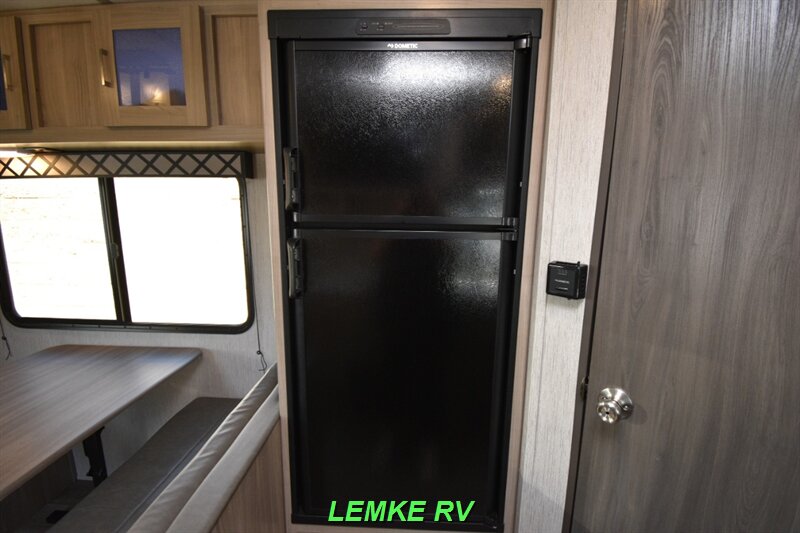 2020 Coachmen Freedom Express 204RD   - Photo 15 - Rocklin, CA 95677