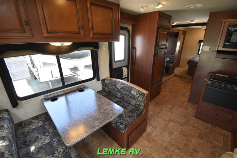 2012 Fleetwood Tioga Ranger 31N   - Photo 12 - Rocklin, CA 95677