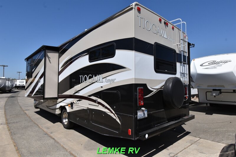 2012 Fleetwood Tioga Ranger 31N   - Photo 6 - Rocklin, CA 95677