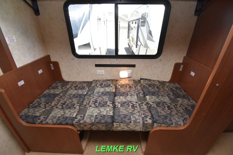 2012 Fleetwood Tioga Ranger 31N   - Photo 25 - Rocklin, CA 95677