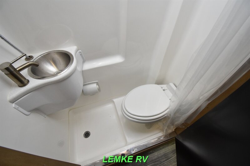 2023 Midwest Automotive Passage 170 EXT MD2   - Photo 14 - Rocklin, CA 95677