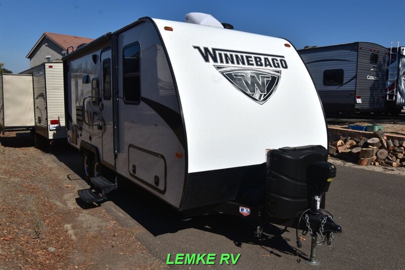 2019 Winnebago Micro Minnie 2108DS   - Photo 1 - Rocklin, CA 95677