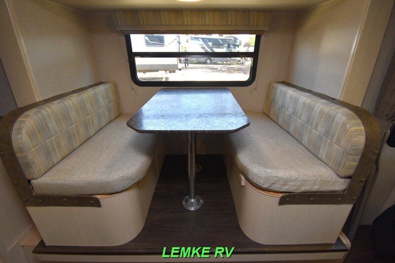 2019 Winnebago Micro Minnie 2108DS   - Photo 16 - Rocklin, CA 95677