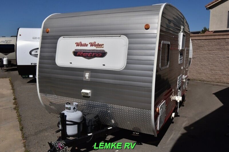 2016 Riverside RV Retro 166   - Photo 6 - Rocklin, CA 95677