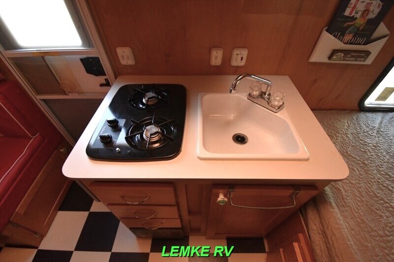 2016 Riverside RV Retro 166   - Photo 13 - Rocklin, CA 95677