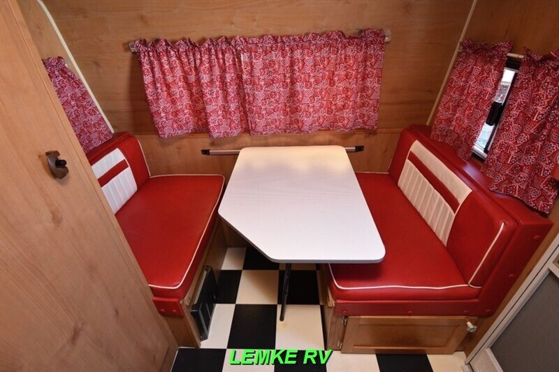 2016 Riverside RV Retro 166   - Photo 15 - Rocklin, CA 95677