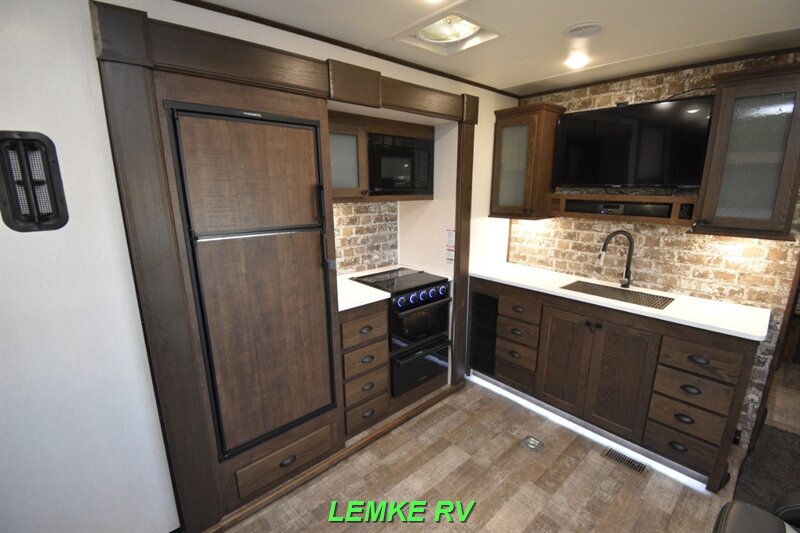 2021 Forest River XLR Hyperlite 2815   - Photo 13 - Rocklin, CA 95677