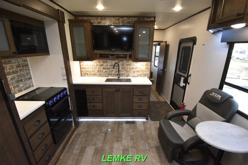 2021 Forest River XLR Hyperlite 2815   - Photo 5 - Rocklin, CA 95677