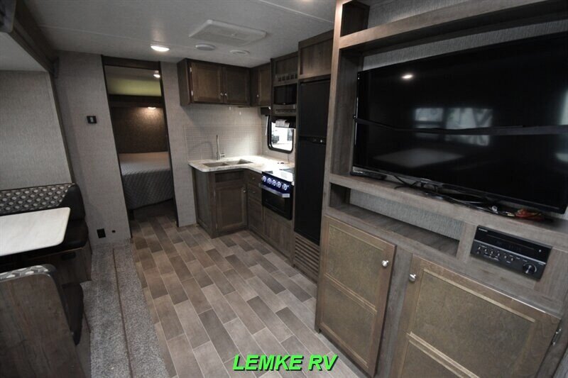 2020 Dutchmen Coleman Lantern 285BH   - Photo 24 - Rocklin, CA 95677