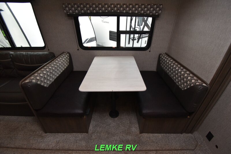 2020 Dutchmen Coleman Lantern 285BH   - Photo 14 - Rocklin, CA 95677