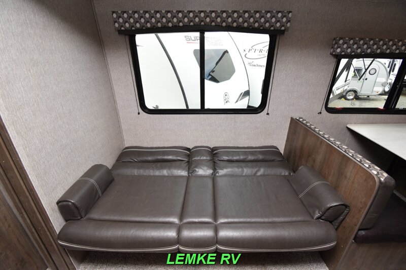 2020 Dutchmen Coleman Lantern 285BH   - Photo 25 - Rocklin, CA 95677