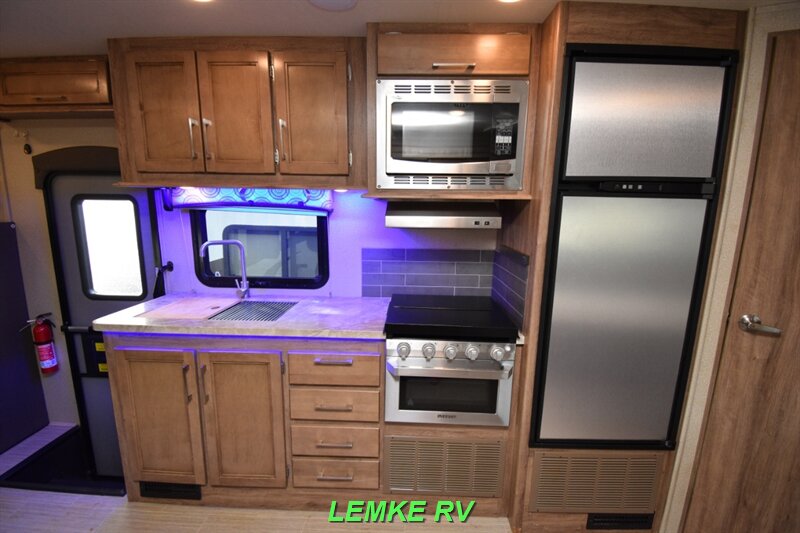 2020 Entegra Odyssey 24B   - Photo 14 - Rocklin, CA 95677