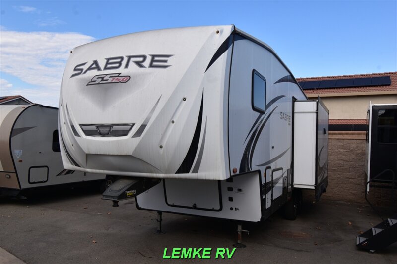 2020 Forest River Sabre 270RL   - Photo 6 - Rocklin, CA 95677