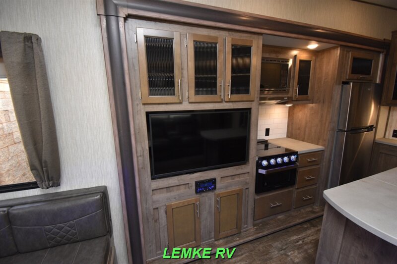 2020 Forest River Sabre 270RL   - Photo 23 - Rocklin, CA 95677