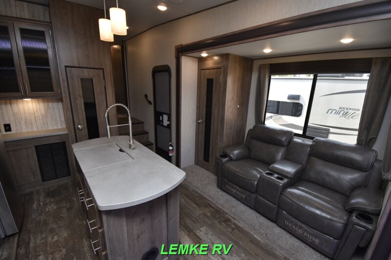 2020 Forest River Sabre 270RL   - Photo 19 - Rocklin, CA 95677
