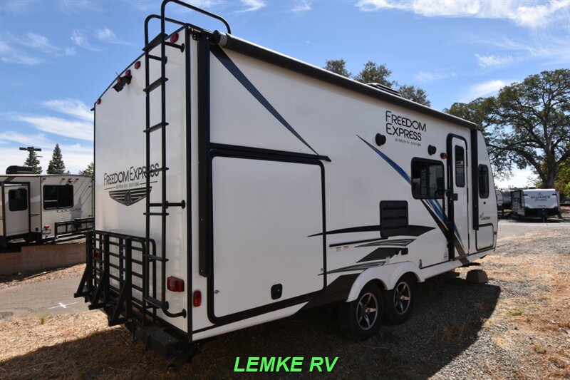 2021 Coachmen Freedom Express Ultra-Lite 195RBS   - Photo 9 - Rocklin, CA 95677