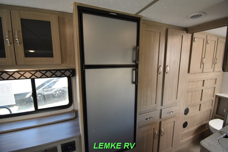2021 Coachmen Freedom Express Ultra-Lite 195RBS   - Photo 14 - Rocklin, CA 95677
