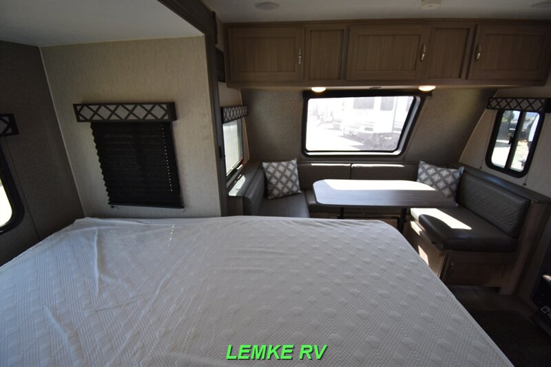 2021 Coachmen Freedom Express Ultra-Lite 195RBS   - Photo 19 - Rocklin, CA 95677