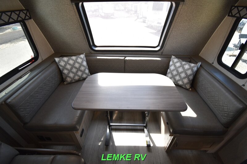 2021 Coachmen Freedom Express Ultra-Lite 195RBS   - Photo 16 - Rocklin, CA 95677