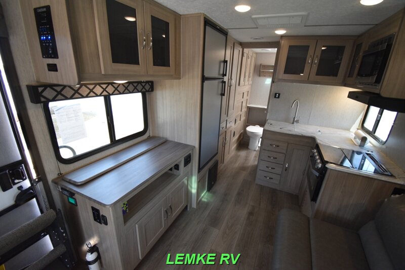 2021 Coachmen Freedom Express Ultra-Lite 195RBS   - Photo 17 - Rocklin, CA 95677