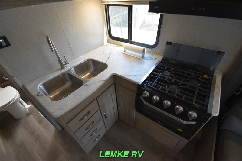 2021 Coachmen Freedom Express Ultra-Lite 195RBS   - Photo 15 - Rocklin, CA 95677