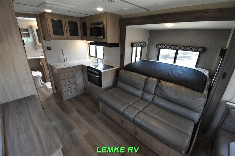 2021 Coachmen Freedom Express Ultra-Lite 195RBS   - Photo 10 - Rocklin, CA 95677