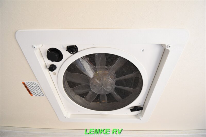 2018 Forest River Flagstaff E-Pro E12RK   - Photo 18 - Rocklin, CA 95677