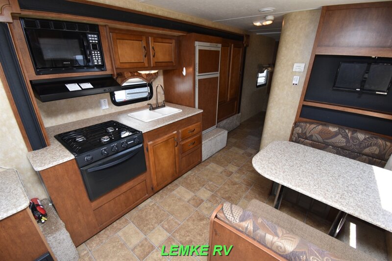 2013 Coachmen Catalina Santara 262RLS   - Photo 9 - Rocklin, CA 95677