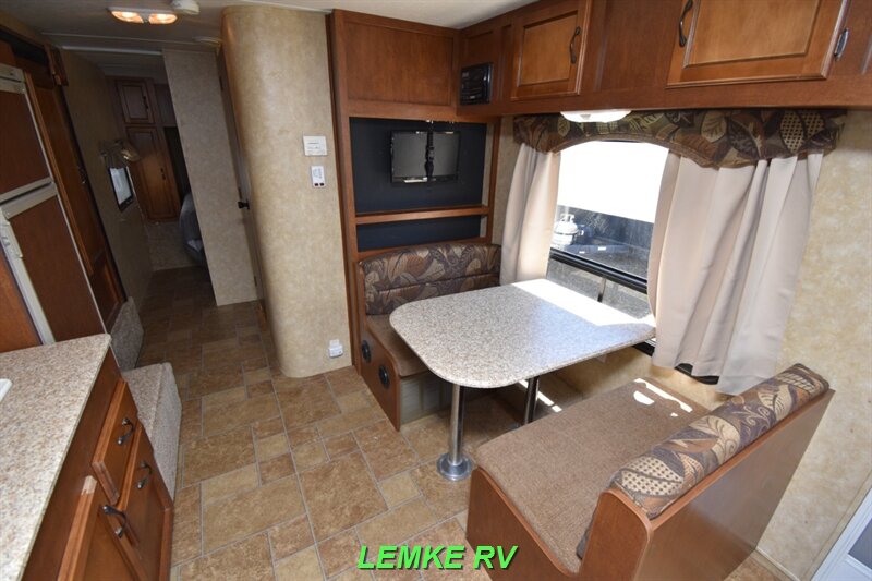 2013 Coachmen Catalina Santara 262RLS   - Photo 11 - Rocklin, CA 95677